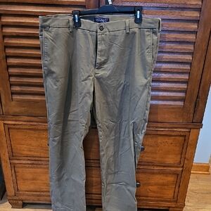 Old Navy Men's Khaki Chinos 42x32